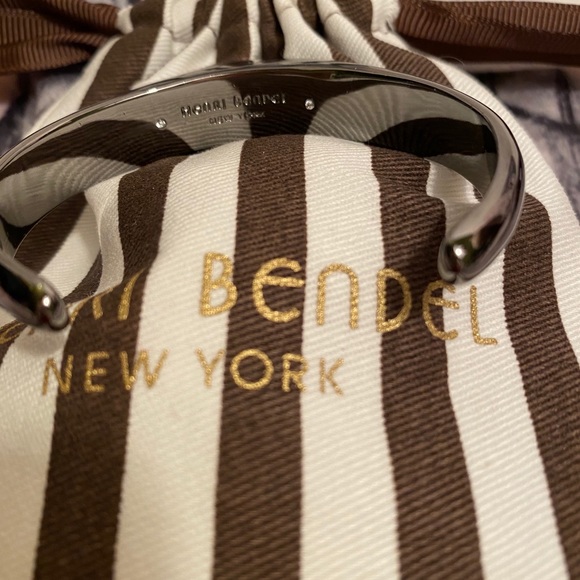 Henri Bendel 💯 Authentic - Picture 6 of 12